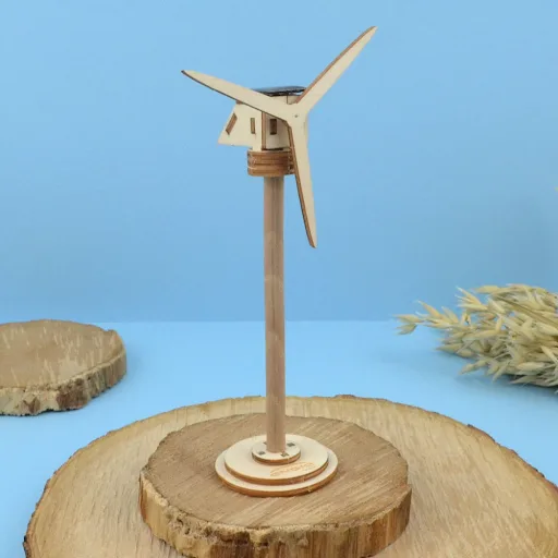 Petite éolienne solaire